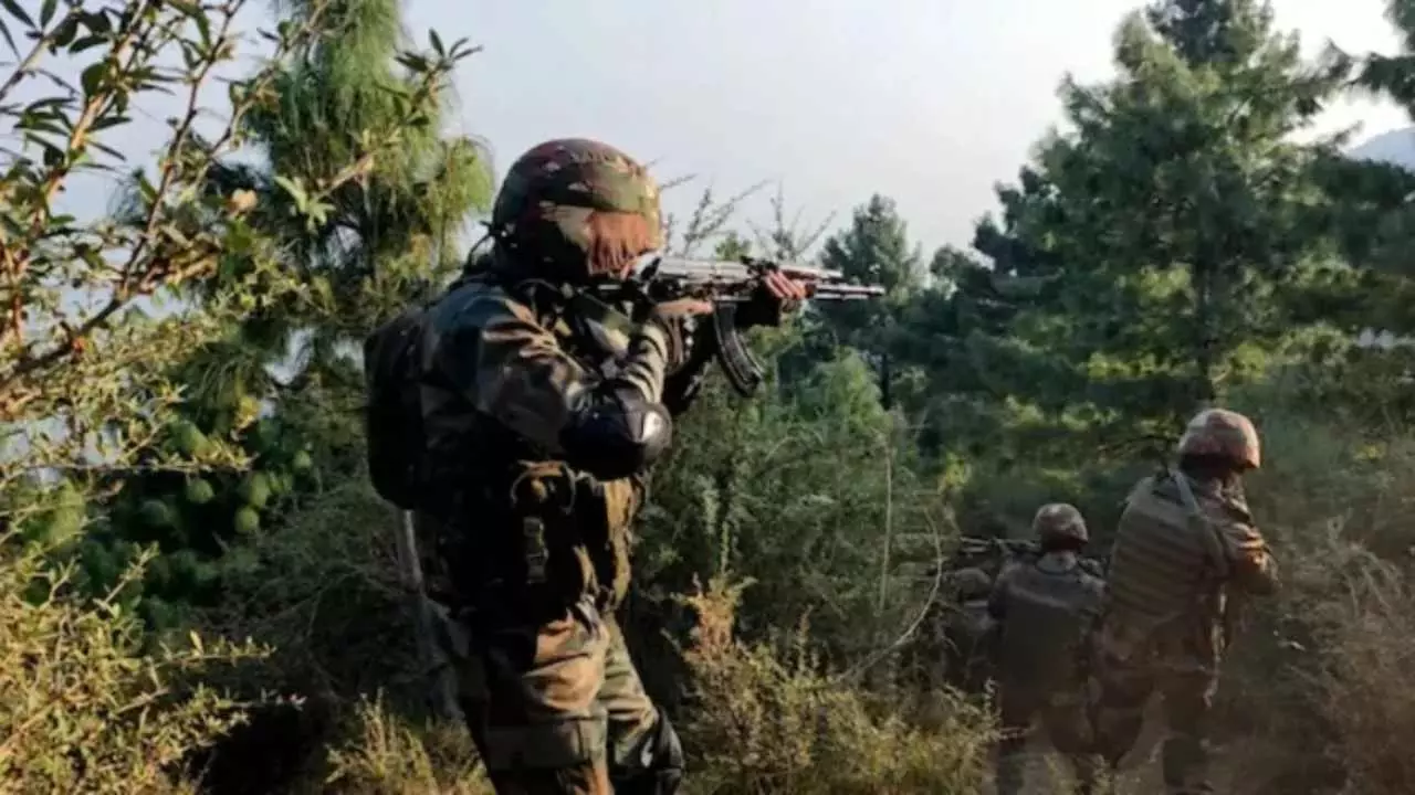 LoC पर फिर भयंकर गोलाबारी, भारतीय सेना ने ध्वस्त की आतंकियों की बड़ी साजिश, हाई अलर्ट पर कश्मीर LoC पर फिर भयंकर गोलाबारी, भारतीय सेना ने ध्वस्त की आतंकियों की बड़ी साजिश, हाई अलर्ट पर कश्मीर