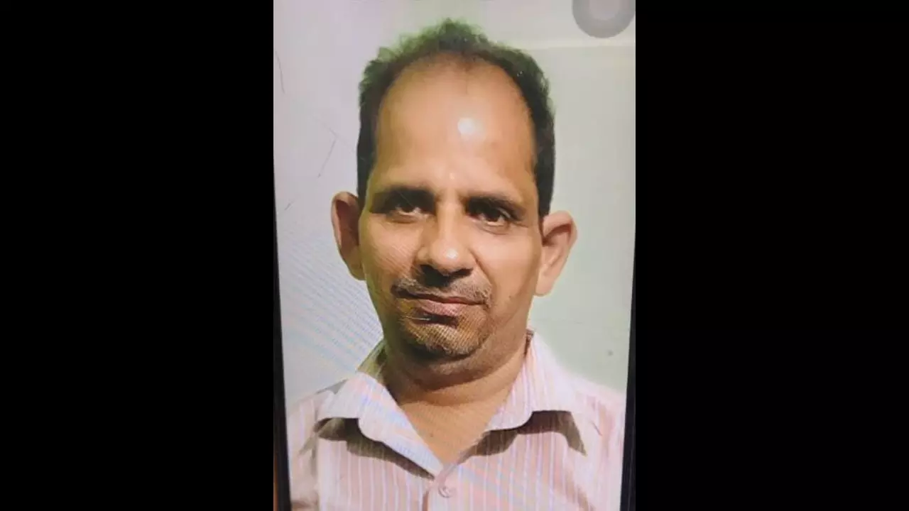 Hapur News: हापुड़ में सर्राफा कर्मचारी की दिनदहाड़े हत्या, स्कूटी सवार ले गए थे घर से