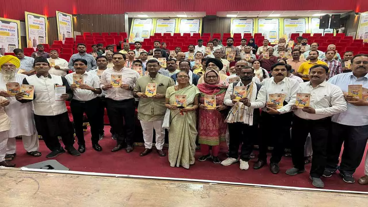 Aligarh News: विकसित उत्तर प्रदेश 2047 के लिए हुआ भव्य विशेष सत्र व प्रबुद्ध सम्मेलन