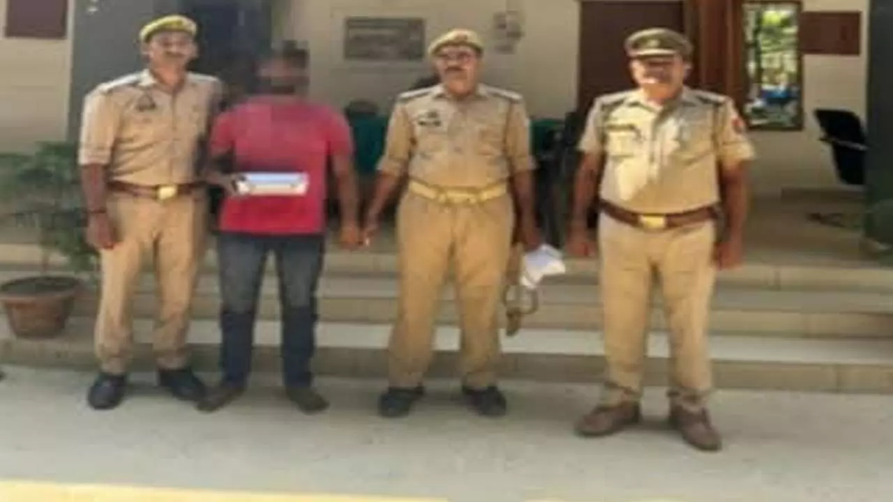 Two vicious smugglers arrested in Jaunpur, action taken over fireworks