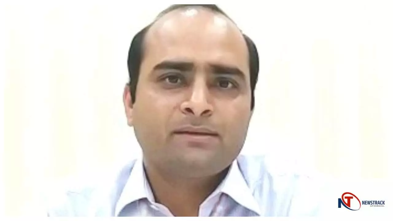 Pratapgarh News: फसल अवशेष जलाने पर लगेगा जुर्माना, किसान पराली गौशालाओं को दें और खाद पाएं: डीएम