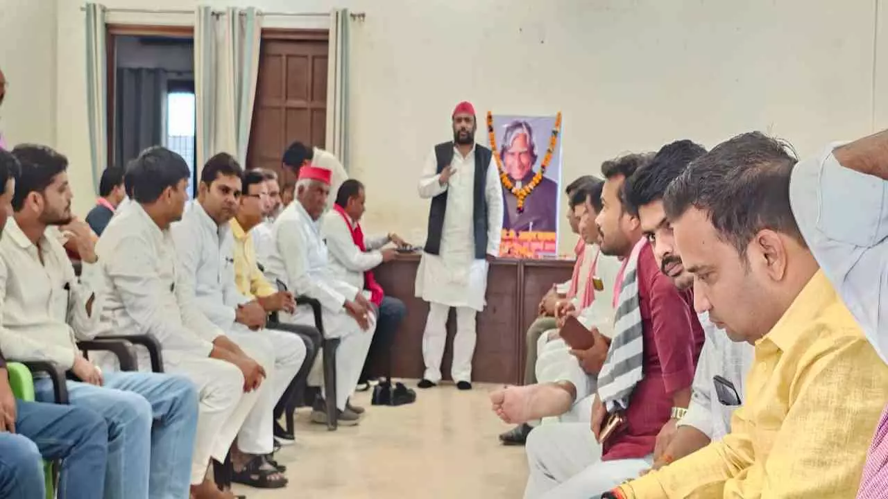 kannauj News: कन्नौज में सपा नेताओं ने मनाई पूर्व राष्ट्रपति एपीजे अब्दुल कलाम की जयंती