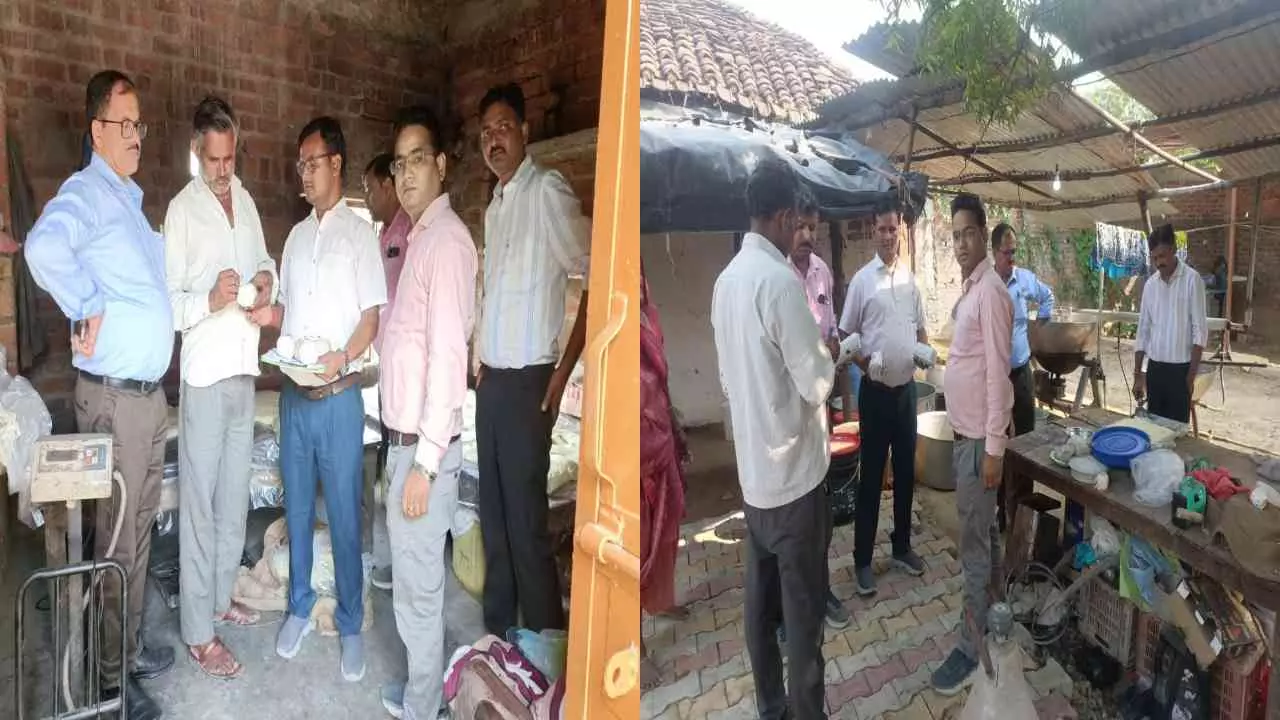 Jalaun News: खोया भट्ठियों पर खाद्य विभाग की बड़ी कार्यवाही, 160 किलोग्राम खोया कराया नष्ट