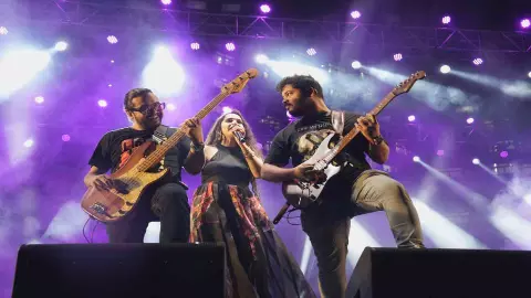 Unnao News: चंडीगढ़ यूनिवर्सिटी यूपी में फ्रेश जेन फिएस्टा: असीस कौर ने सुरों से बांधा समां