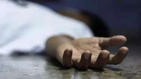 Chandauli News: झाड़-फूंक में देरी से सर्पदंश का शिकार युवक की मौत, परिजन शोक में Chandauli News: झाड़-फूंक में देरी से सर्पदंश का शिकार युवक की मौत, परिजन शोक में