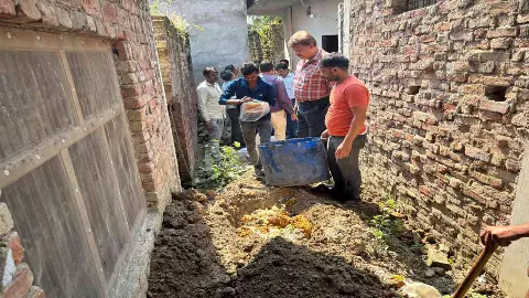Pratapgarh: मिलावटी मिठाईयों पर कार्रवाई, 85 किग्रा डोडा बर्फी नष्ट