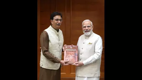 Jhansi News: सांसद अनुराग शर्मा ने पीएम मोदी से बुंदेलखंड के विकास पर चर्चा की