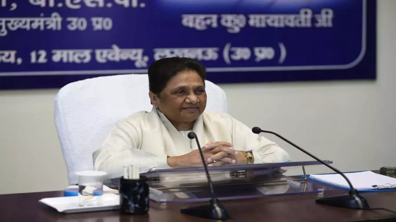 Lucknow: BSP मुख्यालय पर मायावती की महासंकल्प बैठक, 2027 का रोडमैप तैयार, आकाश आनंद पर बड़ा दांव