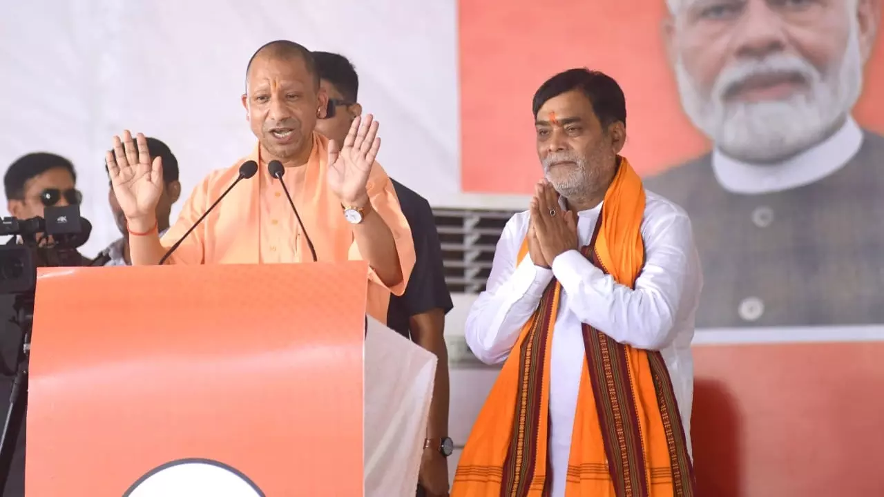 राजद-कांग्रेस पर CM योगी का प्रहार, बोले- यह फर्जी वोट डलवाएंगे, चेहरा नहीं दिखलाएंगे