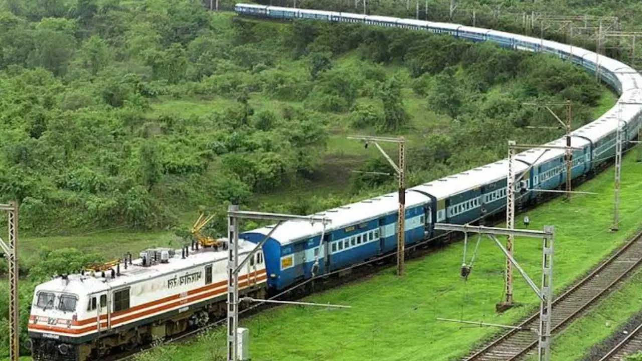Festival special train runs hard on festivals, great relief for passengers