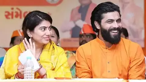 रवींद्र जडेजा की पत्नी रिवाबा बनेंगी मंत्री! कल ले सकती हैं शपथ रवींद्र जडेजा की पत्नी रिवाबा बनेंगी मंत्री! कल ले सकती हैं शपथ
