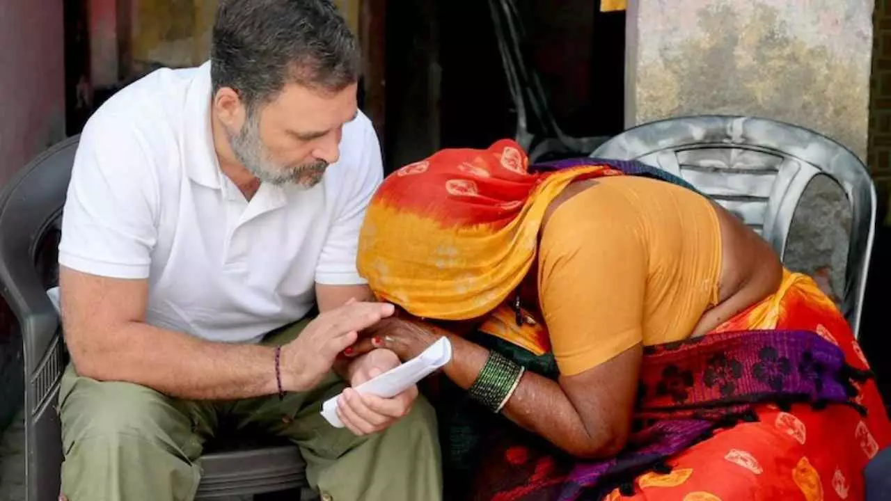 सरकार धमका रही है... हरिओम के घर पहुंचे राहुल गांधी ने CM योगी पर साधा निशाना, पूछे कई सवाल