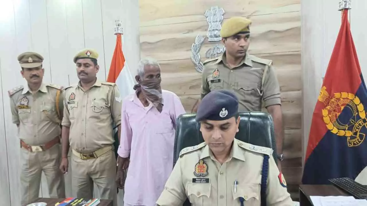 Balrampur News: नाबालिग से दुष्कर्म के आरोपी को पुलिस ने किया गिरफ्तार