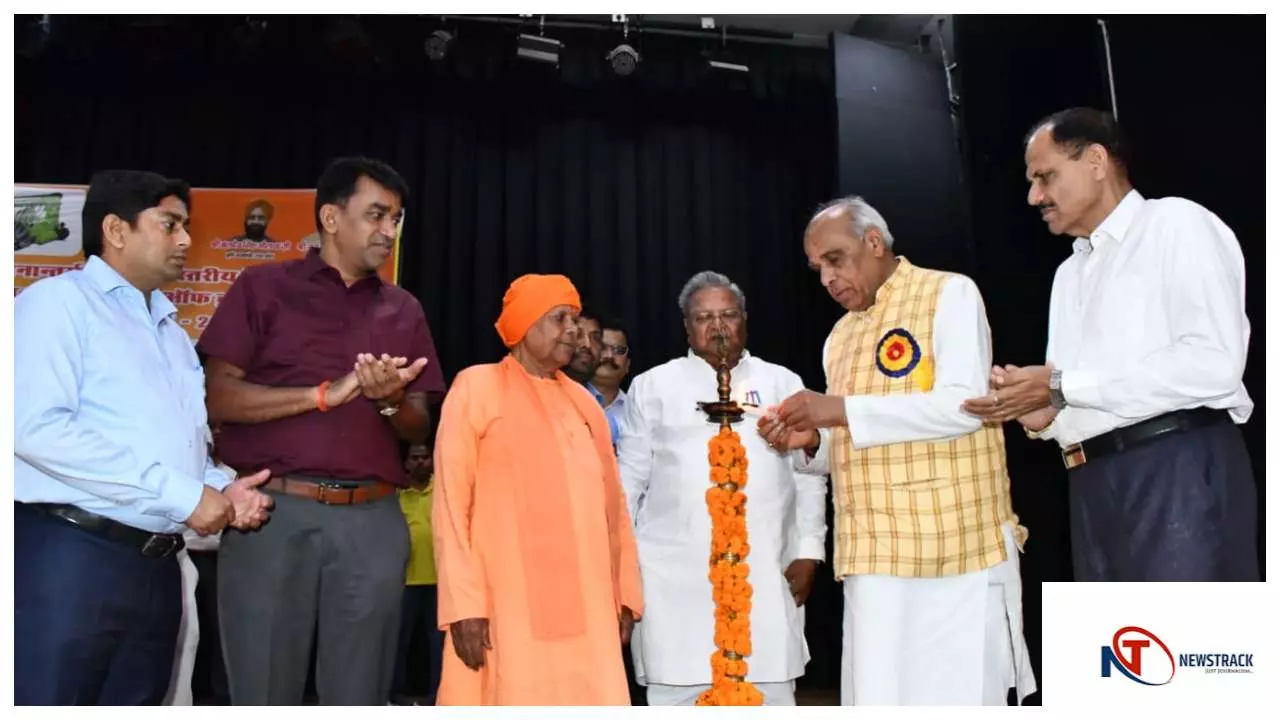 Siddharthnagar सिद्धार्थनगर में जनपद स्तरीय किसान मेला एवं फसल अवशेष प्रबंधन जागरूकता गोष्ठी सम्पन्न