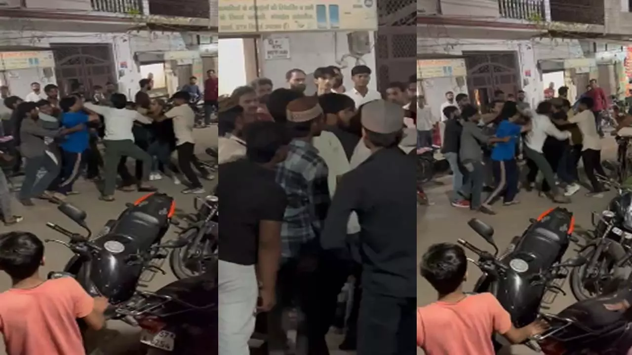 Landlord and shopkeeper hit on road in dispute over electricity bill, running kicking nest