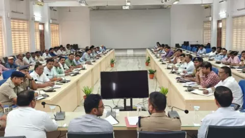 Kaushambi News: दीपावली-छठ पर्व पर डीएम-एसपी ने की बैठक, दिए सुरक्षा निर्देश Kaushambi News: दीपावली-छठ पर्व पर डीएम-एसपी ने की बैठक, दिए सुरक्षा निर्देश