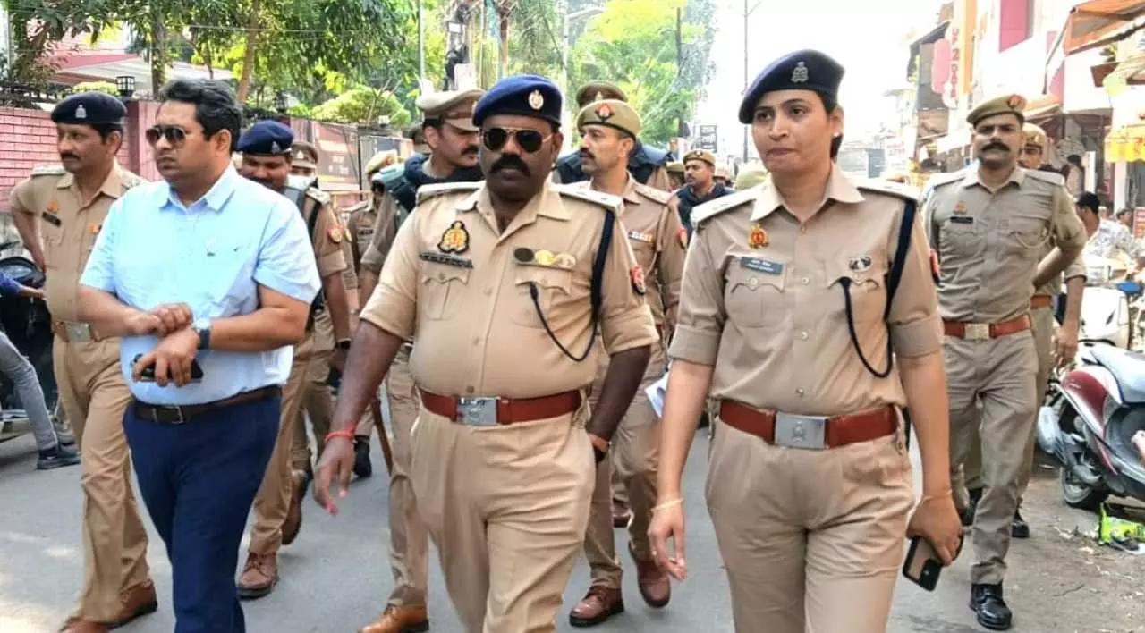 Jhansi_ Administration on Alert for Diwali, DM and SSP Patrol Markets