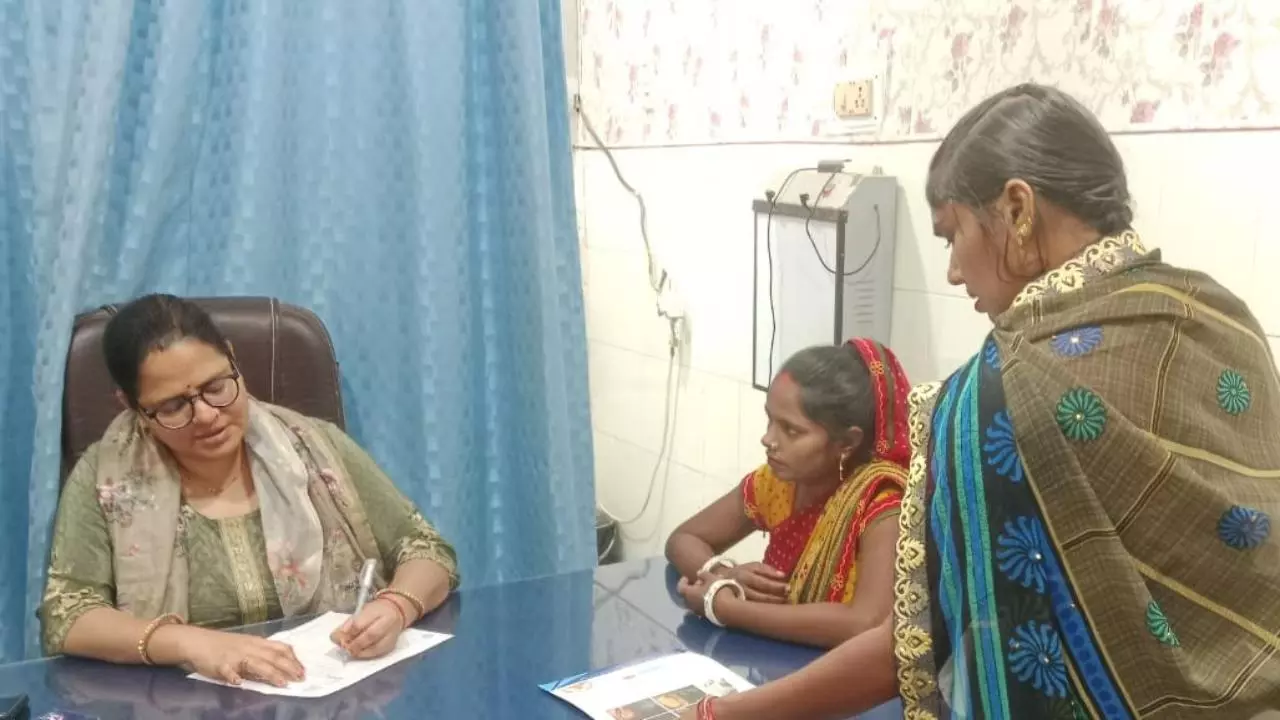 Pratapgarh: मिशन शक्ति के तहत छात्राओं को वित्तीय प्रबंधन की दी गई व्यावसायिक जानकारी और प्रशिक्षण