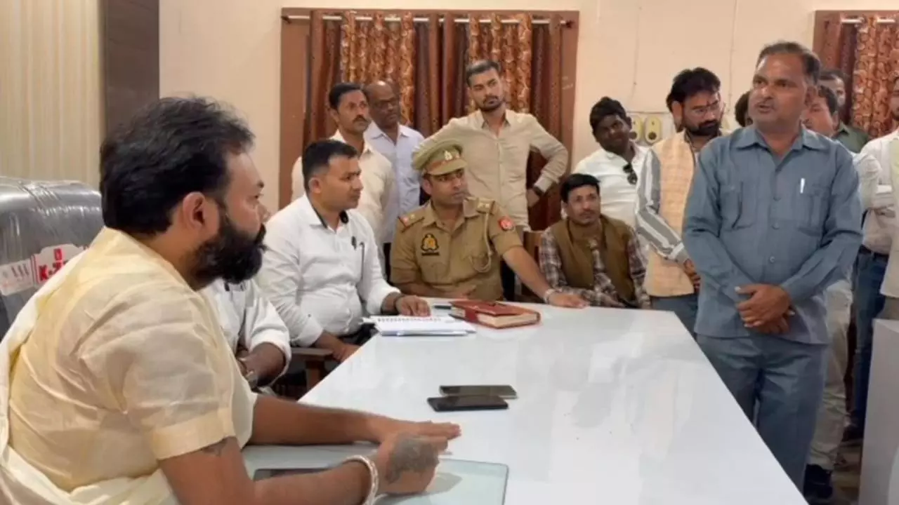 Mahoba: किसानों के न्याय के लिए विधायक ने खुद तहसील दिवस लगाया, अधिकारियों की लापरवाही पर सख्ती