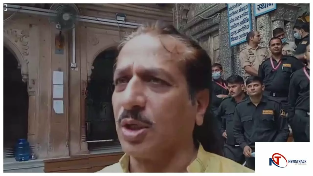 Mathura  News : बांके बिहारी मंदिर का खजाना खुला, श्रद्धालुओं ने की सीबीआई जांच की मांग