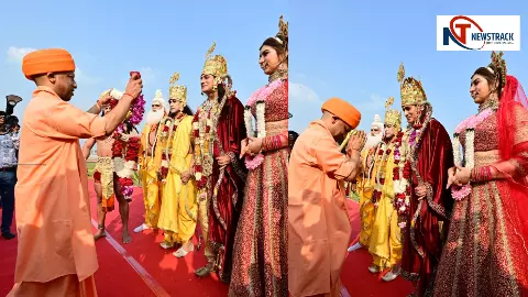 अयोध्या में दीपोत्सव की रौनक! CM योगी ने राम जानकी रथ यात्रा में लिया भाग, भक्तिमय हुआ माहौल अयोध्या में दीपोत्सव की रौनक! CM योगी ने राम जानकी रथ यात्रा में लिया भाग, भक्तिमय हुआ माहौल