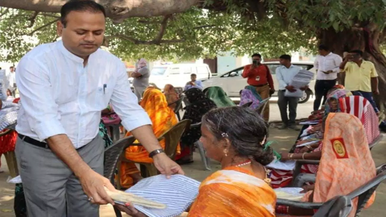 Azamgarh DM, DIG, SSP celebrate Diwali with elderly and police families