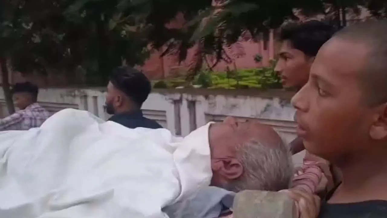 Elderly man beaten to death in Sultanpur, family protests for justice