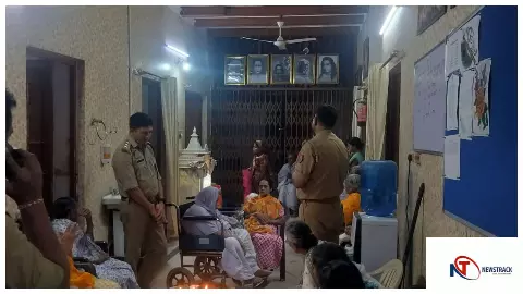 Mathura News : मथुरा पुलिस ने जरूरतमंदों के साथ मनाई दीपावली, बांटी खुशियां और मिठाइयां