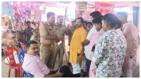 Azamgarh News : आजमगढ़: देवगांव में दीपावली पर मेला, जाम में फंसी CO की गाड़ी, कोतवाल ने दी चेतावनी Azamgarh News : आजमगढ़: देवगांव में दीपावली पर मेला, जाम में फंसी CO की गाड़ी, कोतवाल ने दी चेतावनी