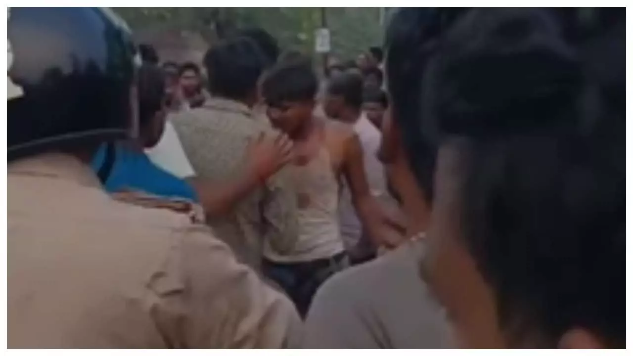 Raebareli News : रायबरेली में हंगामा कर रहे युवक को काबू करने गई पुलिस पर मारपीट का आरोप