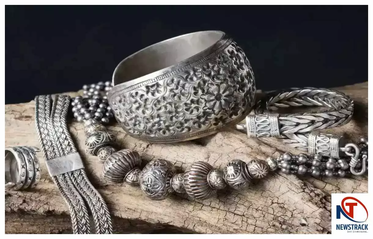 चांदी में आई जबरदस्त गिरावट! गोवर्धन पूजा पर ₹1.62 लाख प्रति किलो, 7 दिन में ₹27,000 की कमी