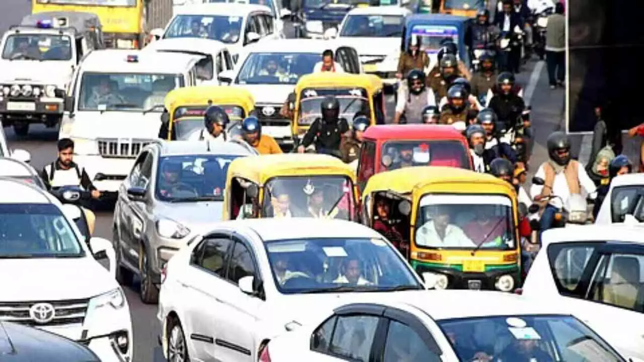 Mathura News: भैया दूज पर ट्रैफिक डायवर्जन लागू, जानें कौन-कौन से मार्ग रहेंगे बंद