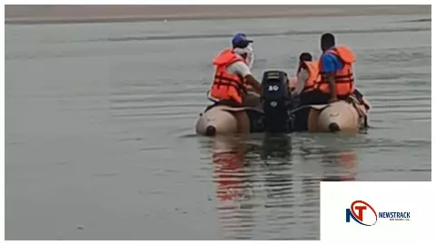 Jalaun News : बेतवा नदी में डूबे 16 वर्षीय किशोर का शव 20 घंटे बाद मिला, गांव में शोक Jalaun News : बेतवा नदी में डूबे 16 वर्षीय किशोर का शव 20 घंटे बाद मिला, गांव में शोक