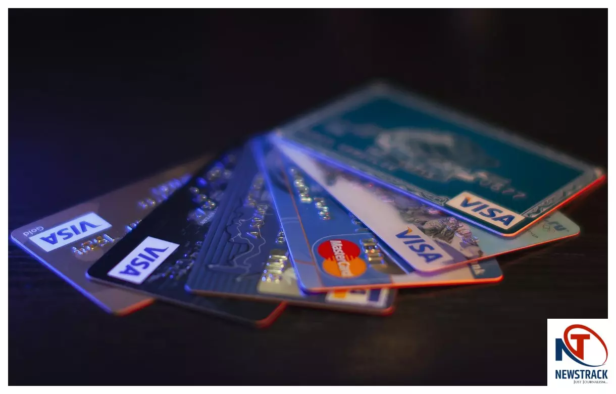 Top Credit Cards 2025: अपने लिए सही क्रेडिट कार्ड कैसे चुनें और हर खर्च में बचत पाएं Top Credit Cards 2025: अपने लिए सही क्रेडिट कार्ड कैसे चुनें और हर खर्च में बचत पाएं