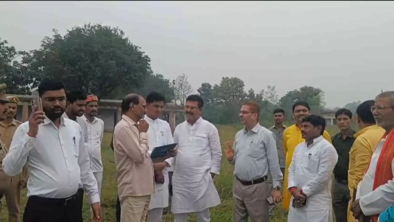 Sonbhadra News: जनजातीय गौरव दिवस पर आ सकते हैं सीएम योगी, तैयारियों में जुटा प्रशासन