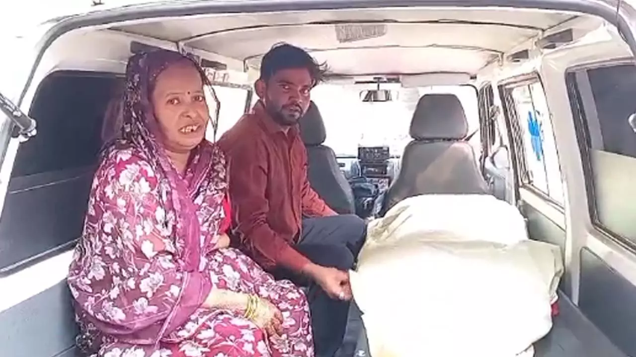 Tragic accident on Bhai Dooj, woman hit by speeding vehicle, child killed Kohram
