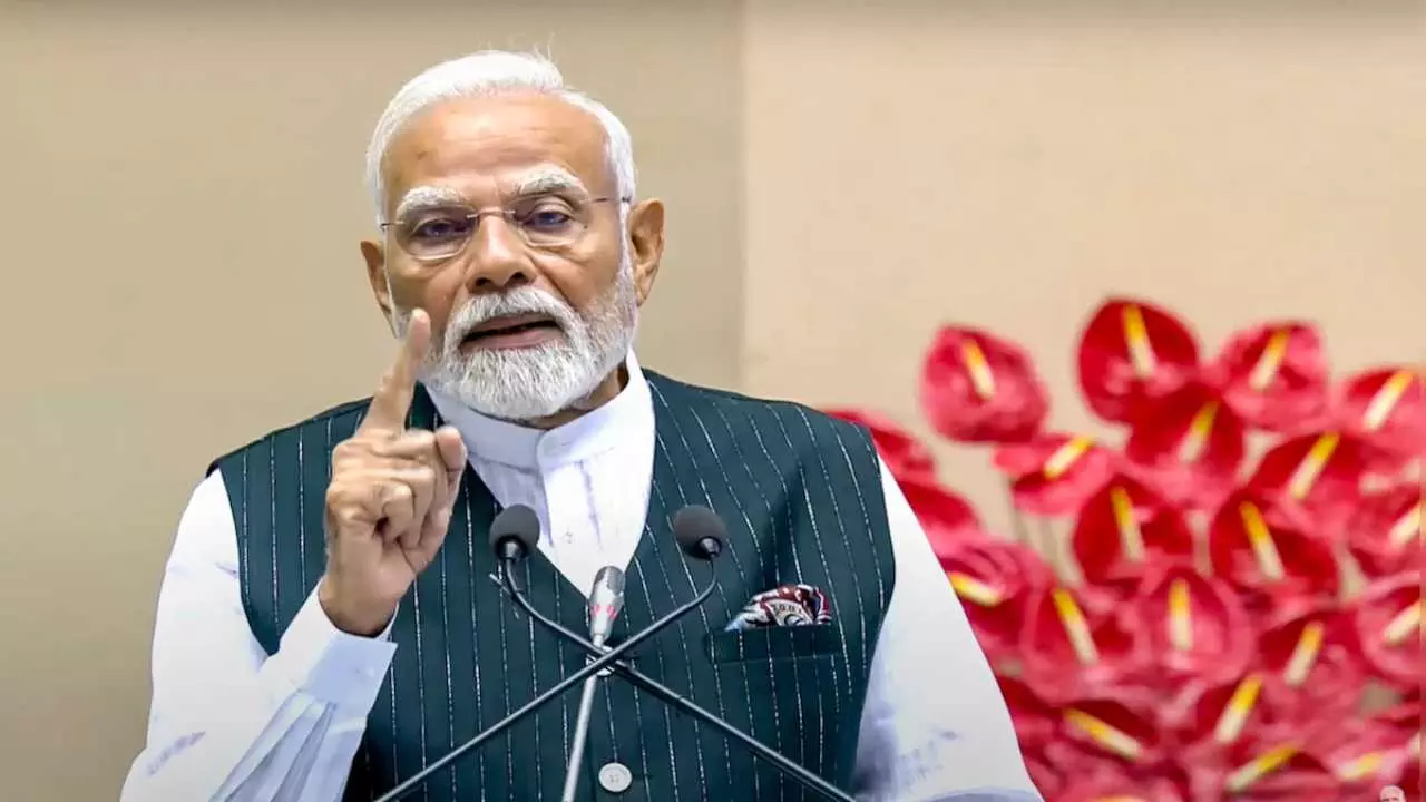 पीएम मोदी का महागठबंधन पर बड़ा हमला: वह लठबंधन है, बिहार की जनता जंगलराज को माफ़ नहीं करेगी पीएम मोदी का महागठबंधन पर बड़ा हमला: वह लठबंधन है, बिहार की जनता जंगलराज को माफ़ नहीं करेगी