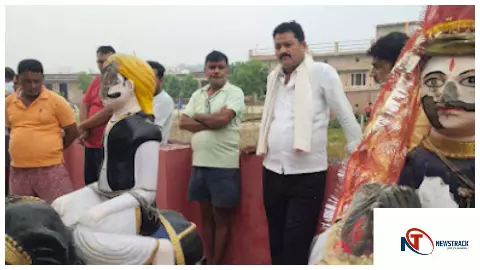 Azamgarh :अराजक तत्वों ने डीह बाबा की मूर्ति को किया क्षतिग्रस्त, दोषियों के खिलाफ कार्रवाई की  मांग Azamgarh :अराजक तत्वों ने डीह बाबा की मूर्ति को किया क्षतिग्रस्त, दोषियों के खिलाफ कार्रवाई की  मांग