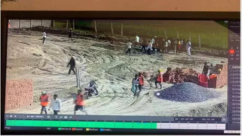 Kaushambi: पेट्रोल पंप निर्माण के दौरान दबंगों का बवाल, पांच नामजद पर केस Kaushambi: पेट्रोल पंप निर्माण के दौरान दबंगों का बवाल, पांच नामजद पर केस
