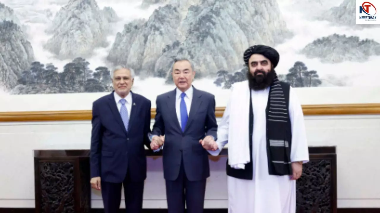 तालिबान-पाकिस्तान युद्ध में कूदा चीन! ड्रैगन के सामने ये बातें रखकर PAK को अफगान ने दिया अल्टीमेटम तालिबान-पाकिस्तान युद्ध में कूदा चीन! ड्रैगन के सामने ये बातें रखकर PAK को अफगान ने दिया अल्टीमेटम