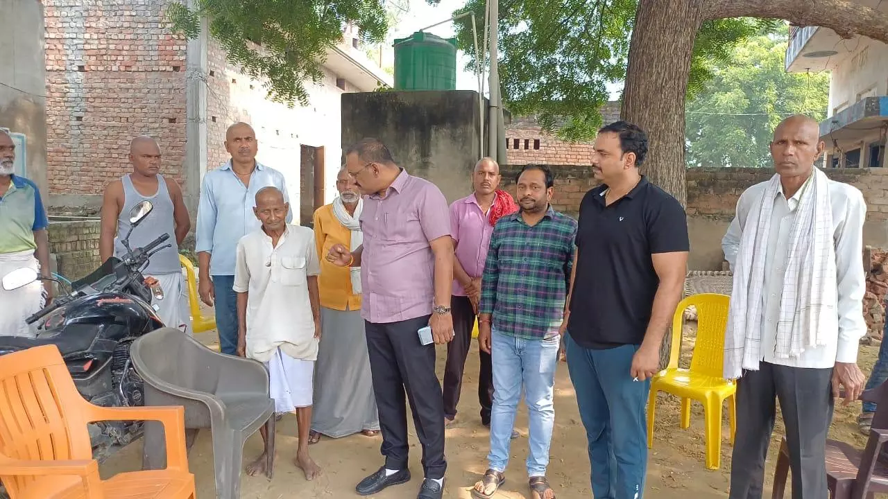 Chandauli: पूर्व जिला पंचायत अध्यक्ष छत्रबलि सिंह बने दिवंगत पत्रकार राकेश यादव के परिवार के सहारा Chandauli: पूर्व जिला पंचायत अध्यक्ष छत्रबलि सिंह बने दिवंगत पत्रकार राकेश यादव के परिवार के सहारा