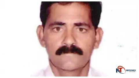 Prayagraj News : प्रयागराज में पत्रकार एलएन सिंह की चाकू से हत्या, पुलिस ने आरोपी विशाल को पकड़ा Prayagraj News : प्रयागराज में पत्रकार एलएन सिंह की चाकू से हत्या, पुलिस ने आरोपी विशाल को पकड़ा