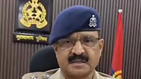 Moradabad News: मदरसे में छात्रा से ‘वर्जिनिटी सर्टिफिकेट’ की मांग, हंगामा Moradabad News: मदरसे में छात्रा से ‘वर्जिनिटी सर्टिफिकेट’ की मांग, हंगामा