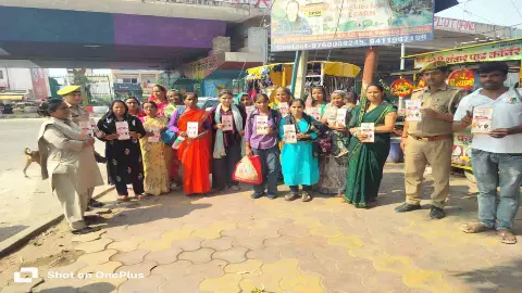 Mathura News: मिशन शक्ति अभियान में महिलाओं को किया जागरूक Mathura News: मिशन शक्ति अभियान में महिलाओं को किया जागरूक
