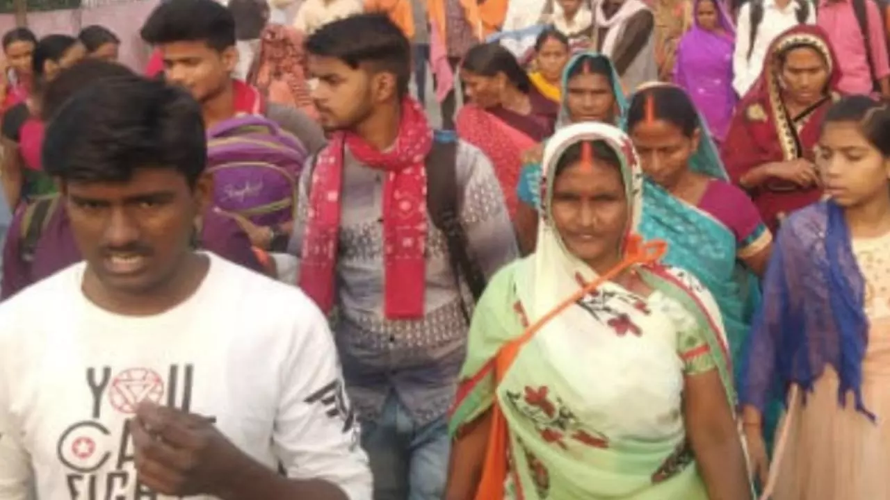 UP News: 46 साल बाद अपने आध्यात्मिक स्वरूप में लौट रहा संभल, सांस्कृतिक धरोहर को मिल रही पहचान UP News: 46 साल बाद अपने आध्यात्मिक स्वरूप में लौट रहा संभल, सांस्कृतिक धरोहर को मिल रही पहचान
