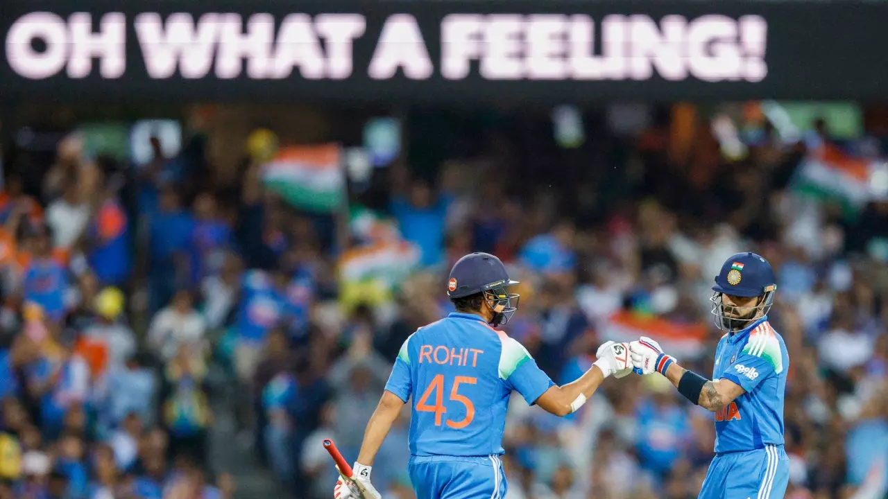 सिडनी में रो-को का जलवा, अटूट साझेदारी के साथ भारत को दिलाई 9 विकेट से जीत सिडनी में रो-को का जलवा, अटूट साझेदारी के साथ भारत को दिलाई 9 विकेट से जीत