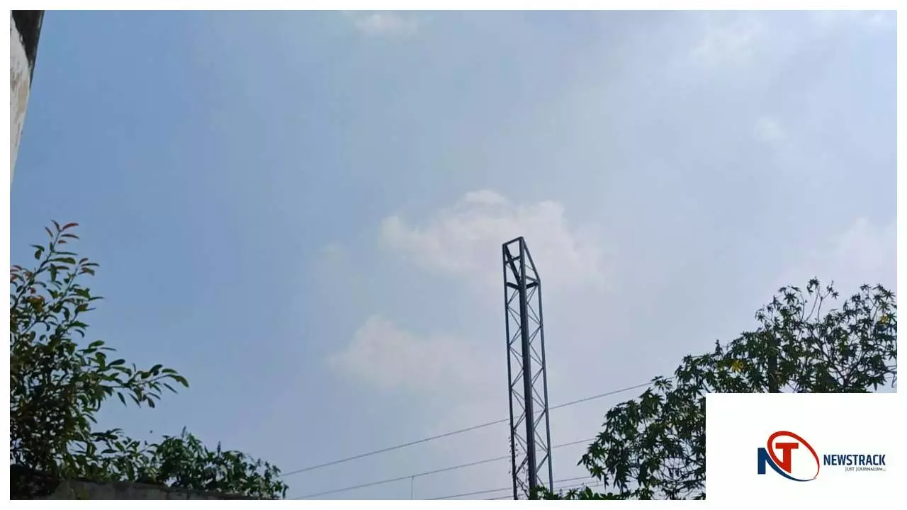 लखनऊ में गुलाबी ठंड का बढ़ा असर, प्रदूषण के कारण एक्यूआई ऑरेंज जोन में पहुंचा, दिन में साफ रहेगा मौसम लखनऊ में गुलाबी ठंड का बढ़ा असर, प्रदूषण के कारण एक्यूआई ऑरेंज जोन में पहुंचा, दिन में साफ रहेगा मौसम