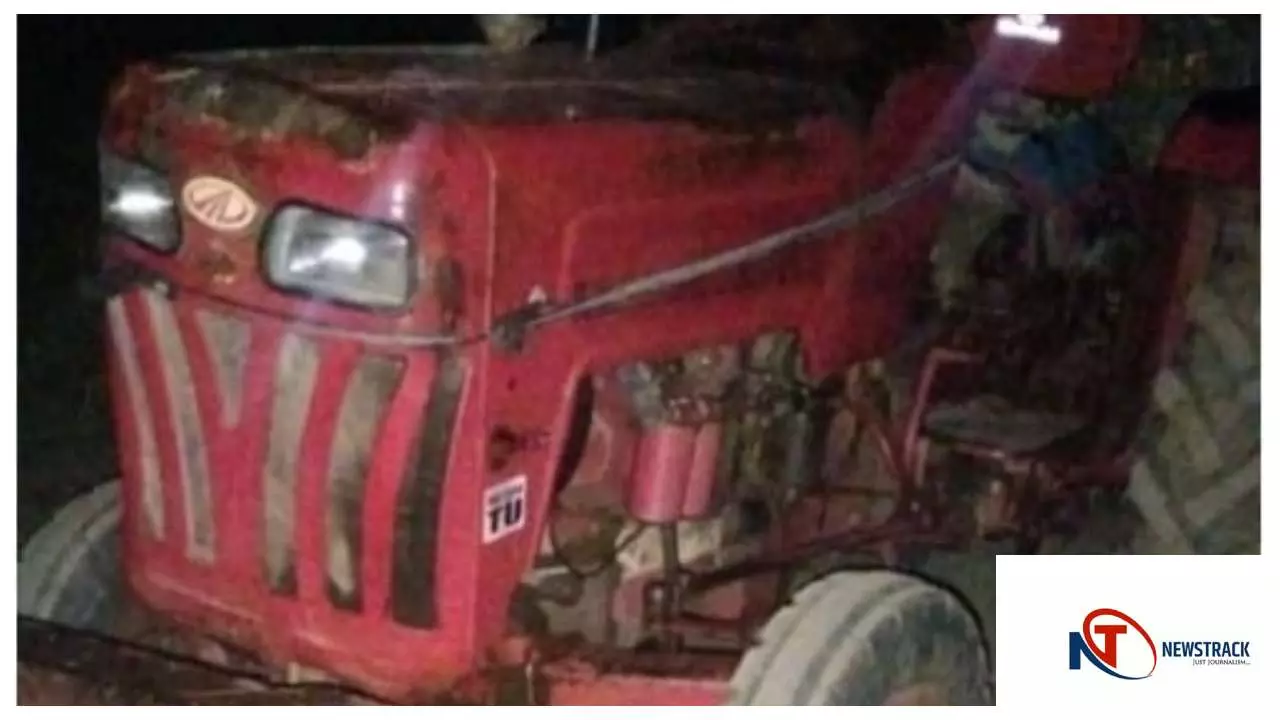 सोनभद्र में नहीं थम पा रहा अवैध बालू खनन, पुलिस की छापेमारी में पकड़ा गया ट्रैक्टर – चालक फरार सोनभद्र में नहीं थम पा रहा अवैध बालू खनन, पुलिस की छापेमारी में पकड़ा गया ट्रैक्टर – चालक फरार