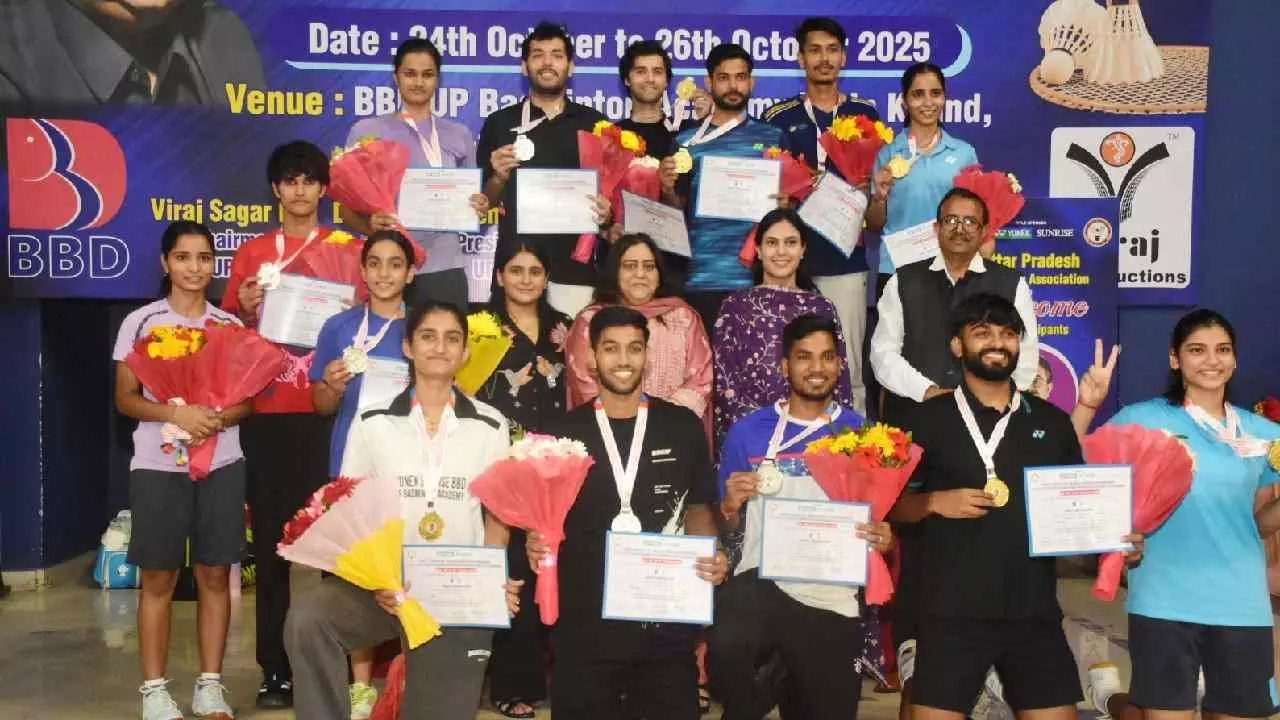 यूपी स्टेट सीनियर बैडमिंटन चैंपियनशिप में सिद्धार्थ व अमोलिका की जोड़ी का कमाल, सोनाली ने जीता... यूपी स्टेट सीनियर बैडमिंटन चैंपियनशिप में सिद्धार्थ व अमोलिका की जोड़ी का कमाल, सोनाली ने जीता...