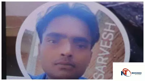 Fatehpur News : पत्नी से विवाद के बाद युवक ने फांसी लगाकर की आत्महत्या, फतेहपुर पुलिस जांच में Fatehpur News : पत्नी से विवाद के बाद युवक ने फांसी लगाकर की आत्महत्या, फतेहपुर पुलिस जांच में